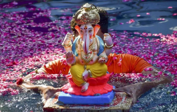 Ganesh Visarjan in UK Goes Viral